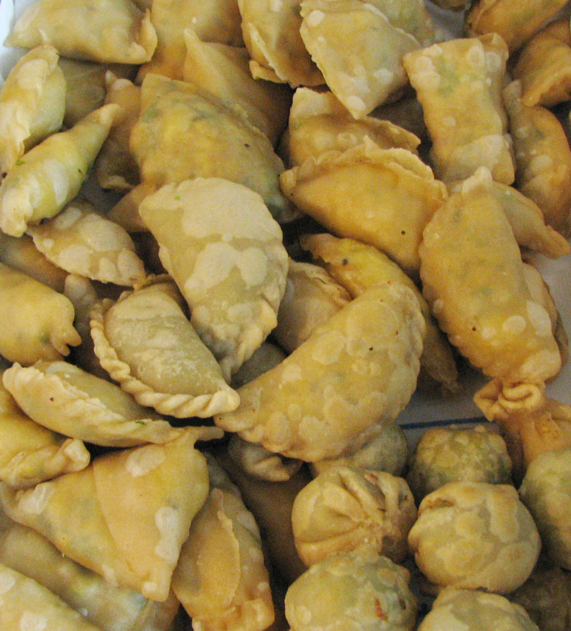 Samosas, kachoris & more.........